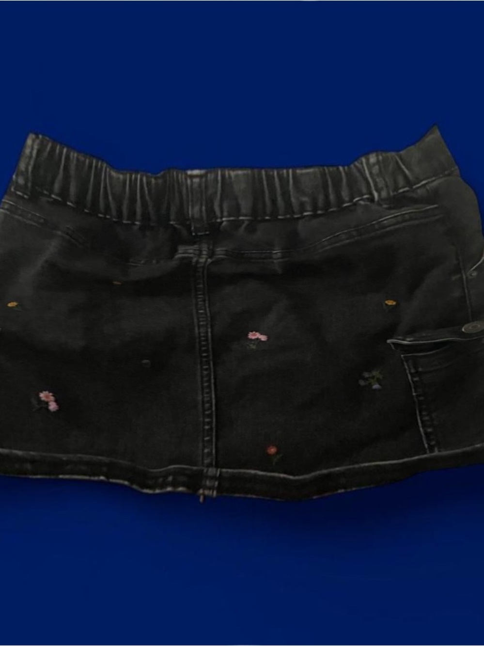 Vintage Black denim mini skirt with adorable floral embroidery - Picture 2 of 3